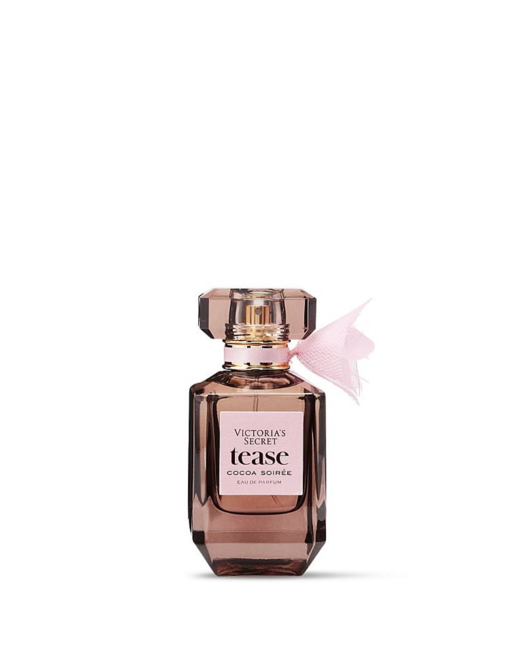 نمای نزدیک بطری عطر Tease Cocoa Soirée از برند ویکتوریا سکرت