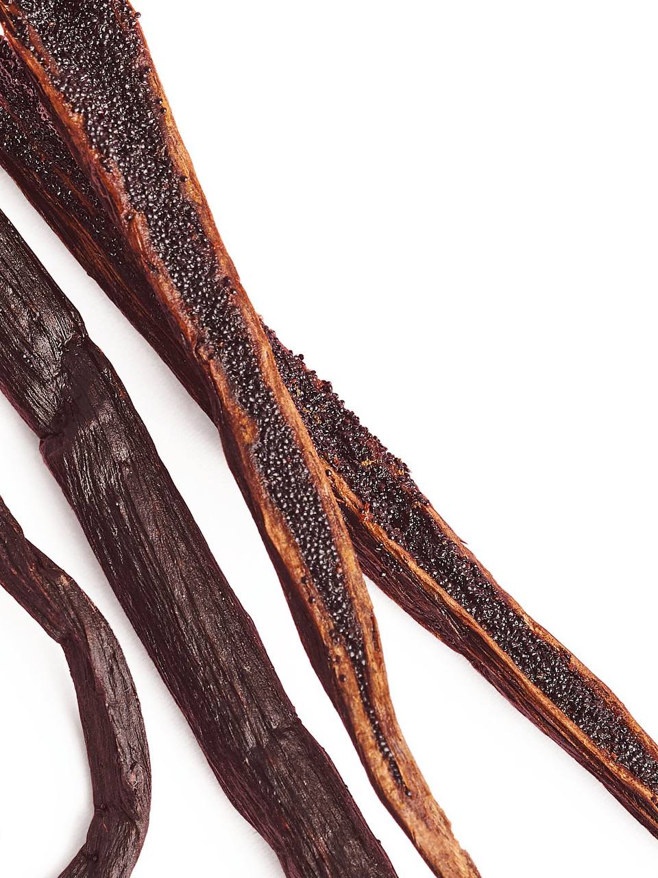 اسپری بدن و موی Vanilla پینک، نمای کنار بطری با طراحی بسته‌بندی برند