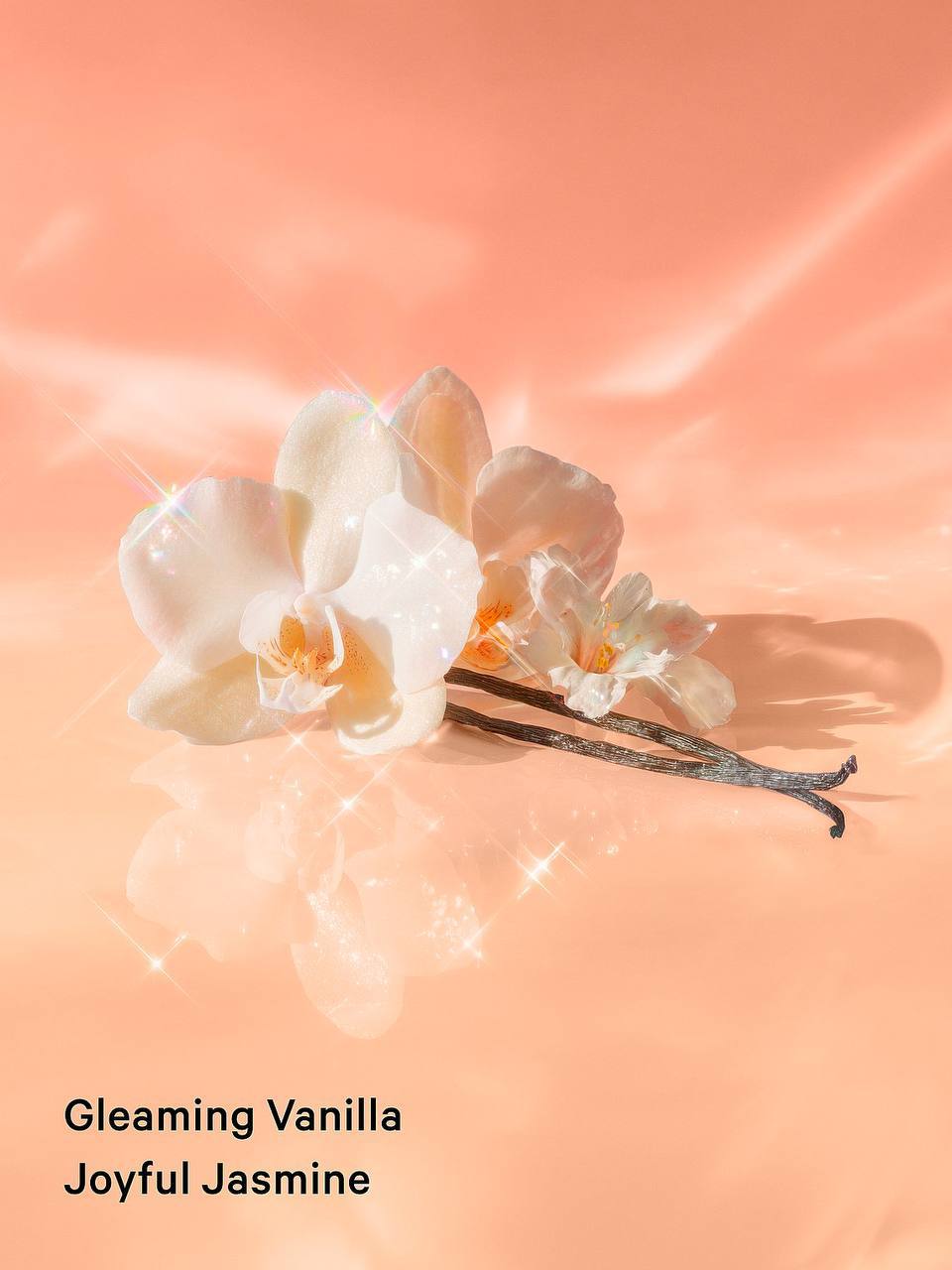بافت اکلیلی لوسیون بدن Bare Vanilla Joy ویکتوریا سکرت هنگام استفاده روی دست