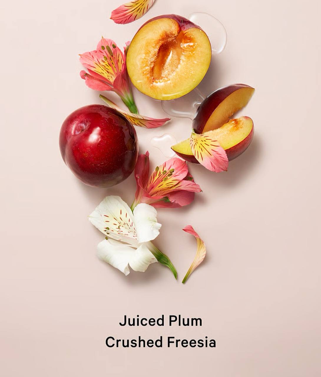 بادی میست Pure Seduction ویکتوریا سکرت، نمای کنار بطری با درپوش اسپری