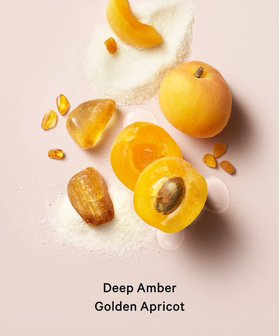 بادی میست Amber Romance ویکتوریا سکرت، نمای کناری بطری در کنار جعبه‌ی محصول